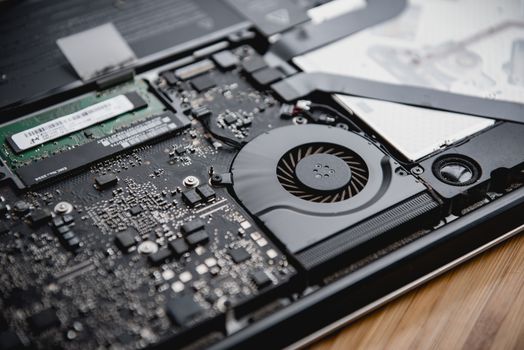 Hladnjak za laptop (cooling pad)